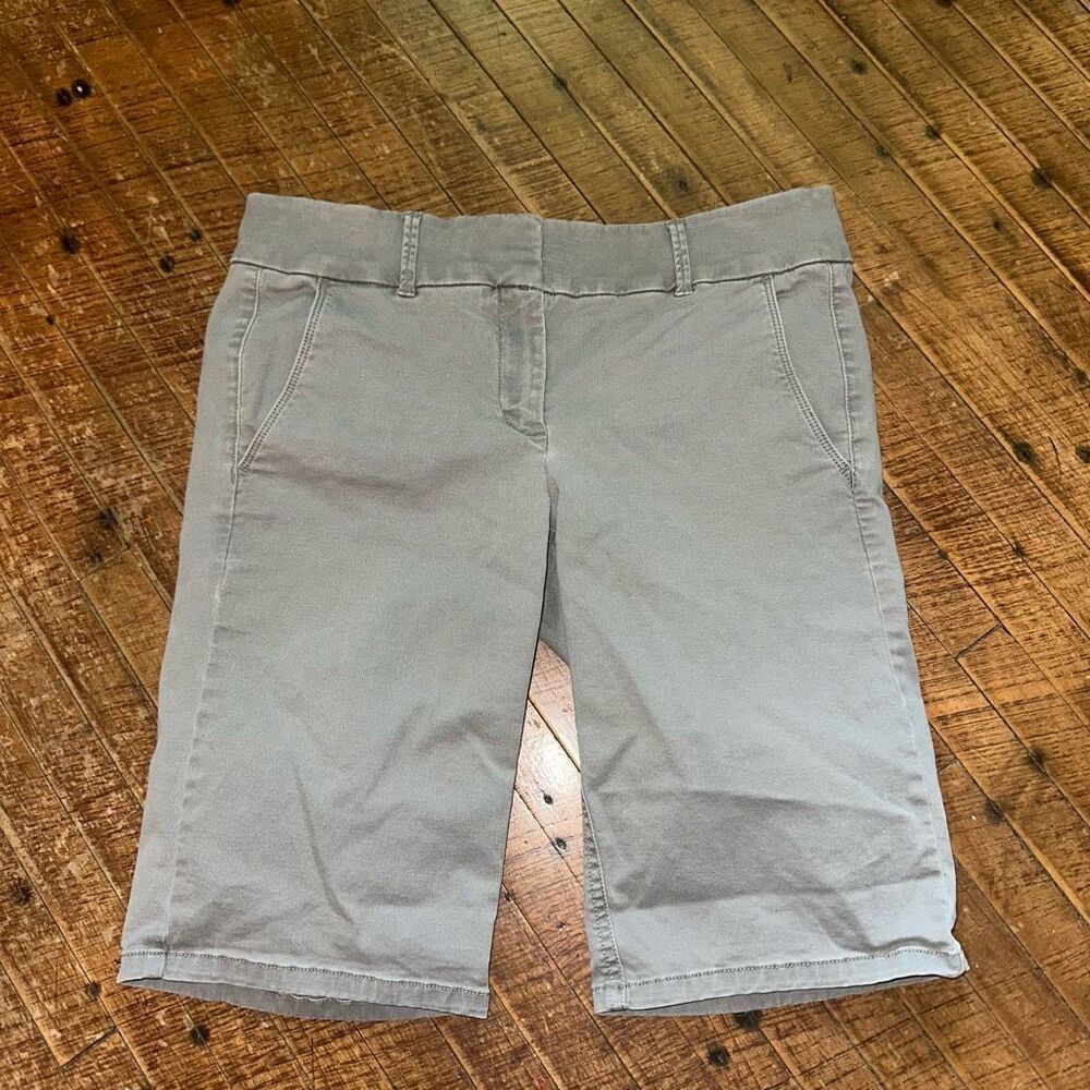 Loft gray flat front normcore size 8 Marisa Bermuda shorts